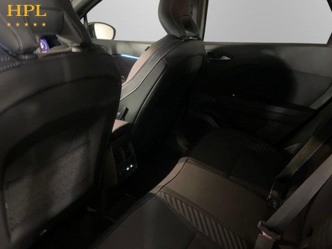 Renault Captur 1.2 TCe esprit Alpine SUV 5dr Petrol Manual Euro 6 (s/s) (115 ps) 19