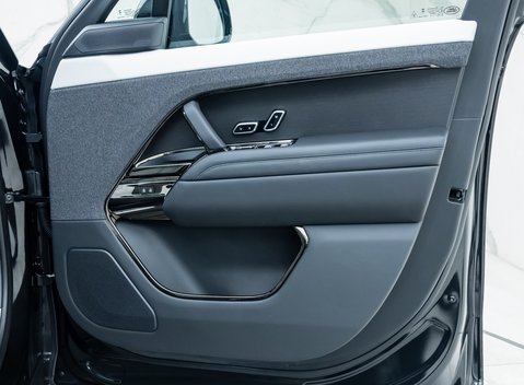 Land Rover Range Rover Sport P400 Autobiography 23