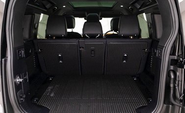 Land Rover Defender 110 X P400 29