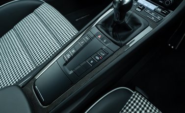 Porsche 911 GT3 Touring (991.2) 23