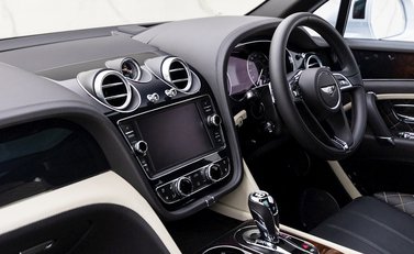 Bentley Bentayga W12 Mulliner 21