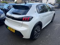 Peugeot 208 GT PREMIUM 8