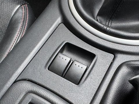 Mazda MX-5 2.0i Miyako Roadster Euro 4 2dr 17