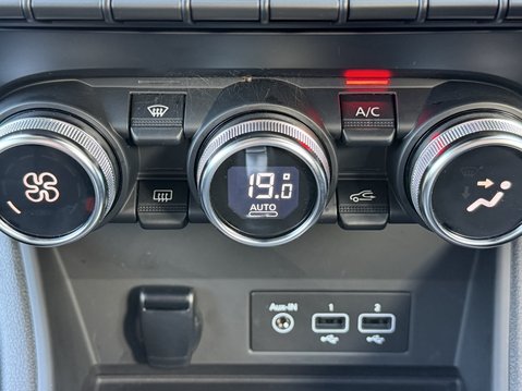 Renault Captur 1.6 E-Tech full hybrid 145 Evolution 5dr Auto 27