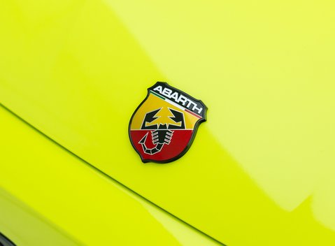 Abarth 500e Scorpionissima 30