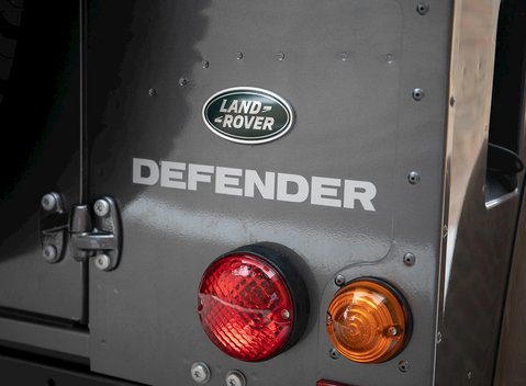 Land Rover Defender 90 TD XS Station Wagon 28