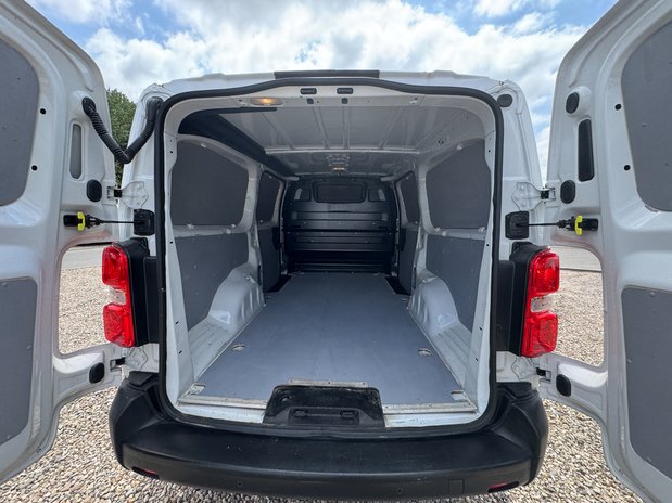 Citroen Dispatch XLWB L3H1 Low Roof Enterprise 1400 Air Con SELECT 9