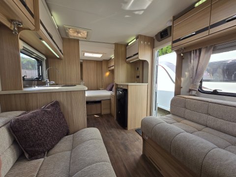 Coachman Pastiche 575 8