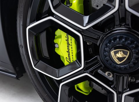 Lamborghini Huracan Tecnica 38