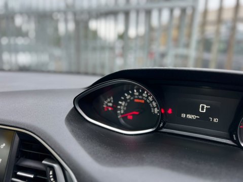 Peugeot 308 E-HDI ACTIVE 32