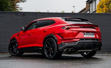 Lamborghini Urus PERFORMANTE 4