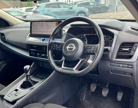 Nissan Qashqai 1.3 Qashqai Acenta Premium DiG-T MHEV 5dr 17