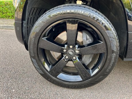 Land Rover Defender 3.0 D250 MHEV X-Dynamic SE Auto 4WD Euro 6 (s/s) 3dr 44