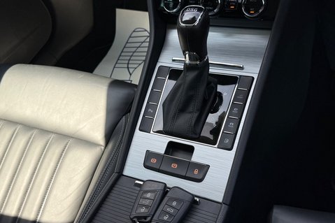 Skoda Superb SE TECHNOLOGY IV DSG - 11 SERVICES AT SKODA -HYBRID AUTOMATIC ESTATE 10
