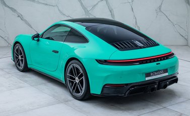 Porsche 911 Carrera GTS (992.2) 12
