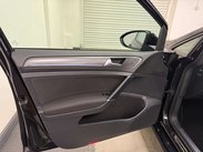 Volkswagen Golf e-Golf 5dr 17