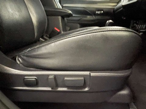 Mitsubishi Outlander 2.0 Outlander Exceed CVT 4WD 5dr 12