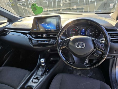 Toyota C-HR 1.8 VVT-h Icon SUV 5dr Petrol Hybrid CVT Euro 6 (s/s) (122 ps) 19
