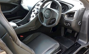 Aston Martin Vanquish 9