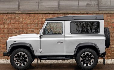 Land Rover Defender 90 Works V8 70th Edition 2