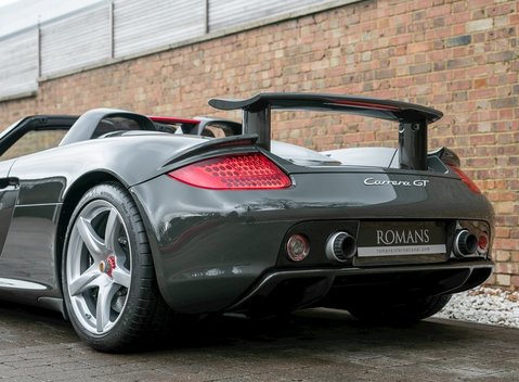 Porsche Carrera GT 23