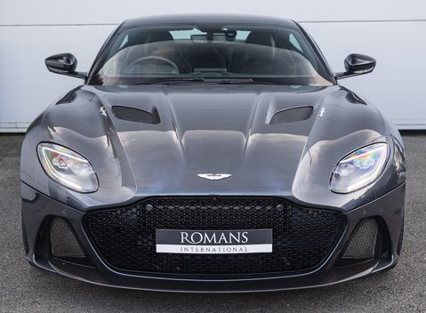Aston Martin DBS Superleggera 4