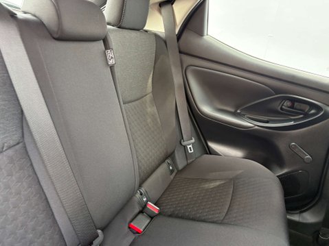 Toyota Yaris 1.5 Yaris Icon HEV CVT 5dr 28