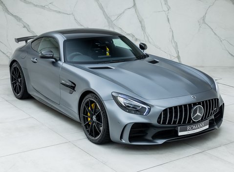 Mercedes-Benz AMG GT R Premium 8