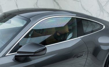 Porsche 911 GT3 TOURING (992) 38