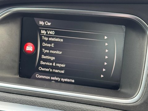 Volvo V40 2.0 D3 Momentum Nav Plus Euro 6 (s/s) 5dr 22