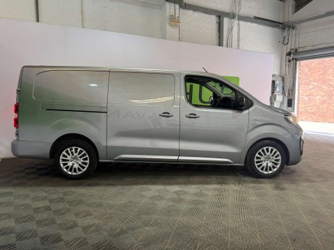 Peugeot Expert 2.0 Expert Professional Premium + L2 BlueHDi 7