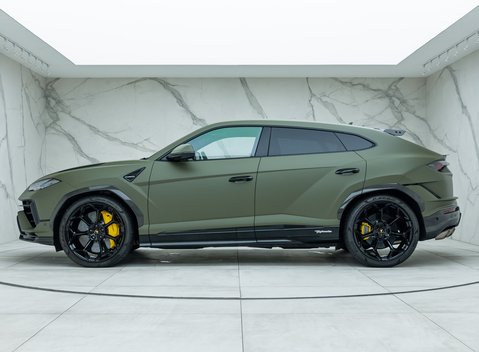 Lamborghini Urus Performante 2