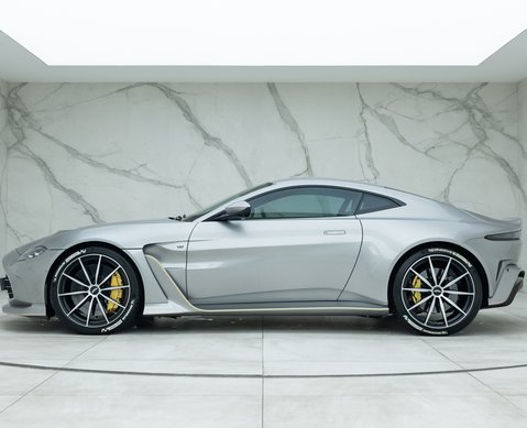Aston Martin V12 Vantage