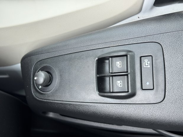 Citroen Relay MWB L2H2 Medium Roof Enterprise 35 Air Con Camera Sensors EURO 6 23