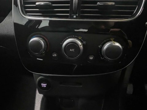 Renault Clio 0.9 Clio Play TCe 5dr 23