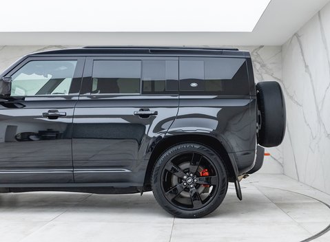 Land Rover Defender 110 D300 X 27