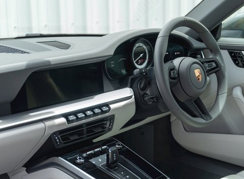 Porsche 911 (992) Carrera 4S Cabriolet 18