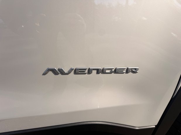 Jeep Avenger SUMMIT 10
