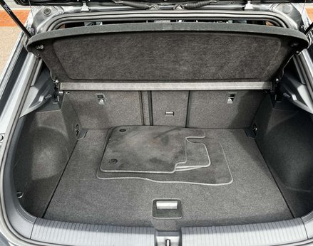 Volkswagen T-Roc 1.5 T-Roc R-Line TSI Semi-Auto 5dr 75