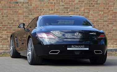 Mercedes-Benz SLS AMG 11