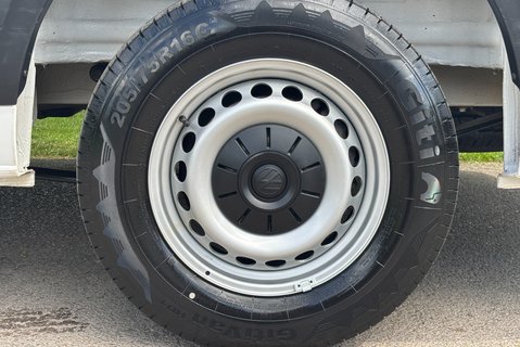 Volkswagen Crafter CR35 L2 H2 177 ps Tdi Trendline DSG 32