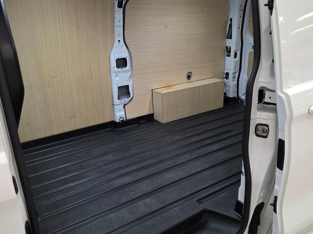 Ford Transit Custom Transit Custom 280 L2 Diesel FWD 2.0 Eco Blue 136ps H1 Van Limited Auto 19