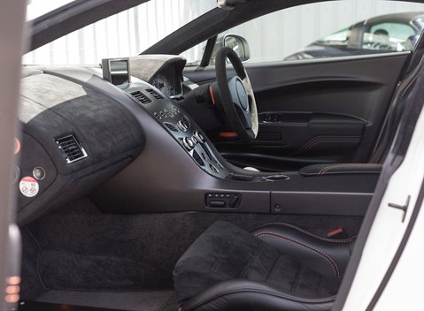 Aston Martin Vantage GT12 14
