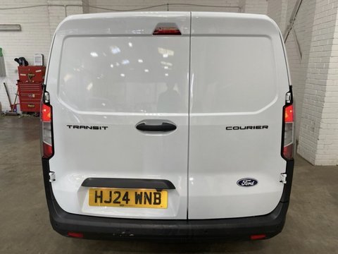 Ford Transit Courier TREND ECOBOOST 6