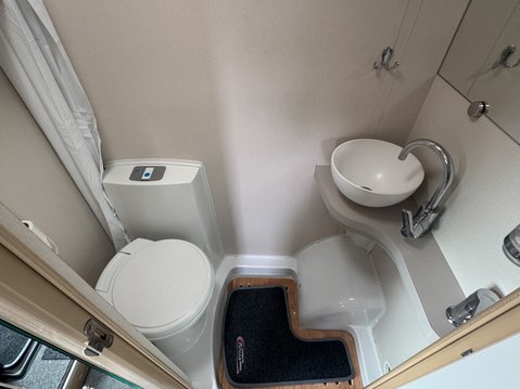 Elddis Envy 2 Berth | 2 Belts | Rear Lounge | Cooker | Microwave | Low Mileage | VANLUX 16
