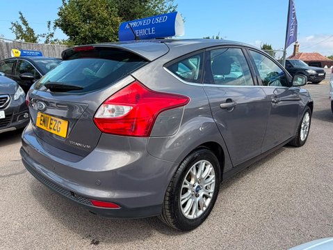Ford Focus 1.6 Titanium Euro 5 5dr 5