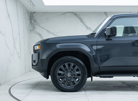 Toyota Land Cruiser Invincible 48