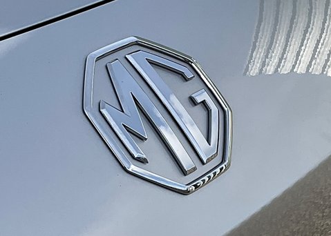 MG MG4 EV URBAN 53.9kWh PREMIUM LONG RANGE 4