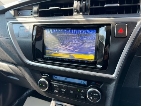 Toyota Auris VVT-I ICON PLUS 37