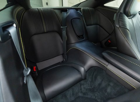 Aston Martin DB11 V8 16